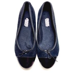 MUNRO AMERICAN black suede/patent ballet flats